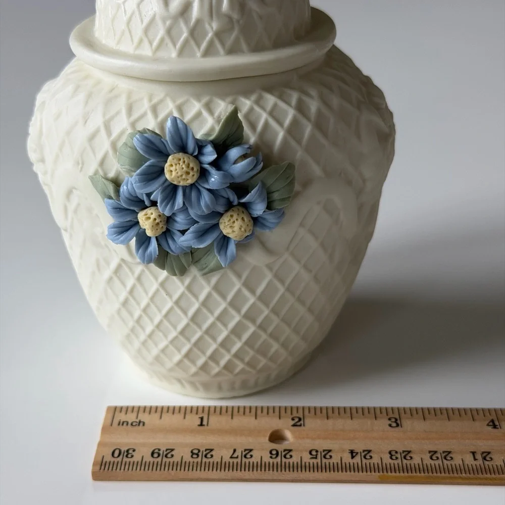 Vintage Hermitage Pottery Jade Ginger Box / Jar With Blue Flowers 🌺